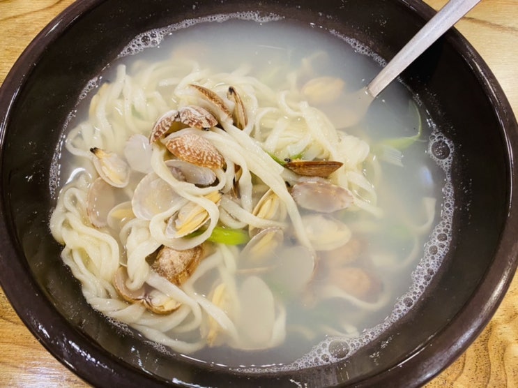  왈순아지매바지락칼국수 김치말이국수 동천점