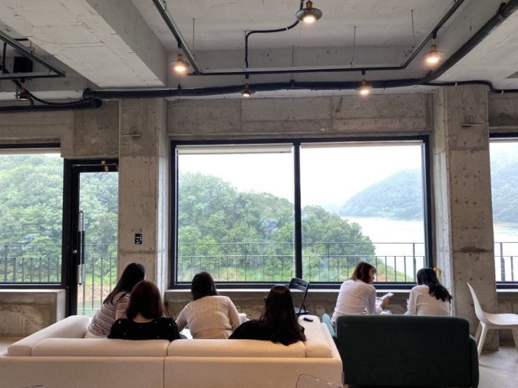  청풍호를 보며 커피마실수 있는 카페 / 커피라끄 / 제천 레이크뷰 카페 / 내돈내산