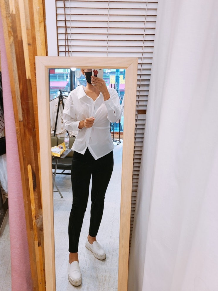 나나살롱 드레이핑 슬림 블라우스 _ 오늘의 ootd 뜻