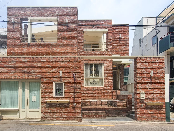  왜곡 있는 건물 사진 라이트룸으로 수직 수평 맞추기!