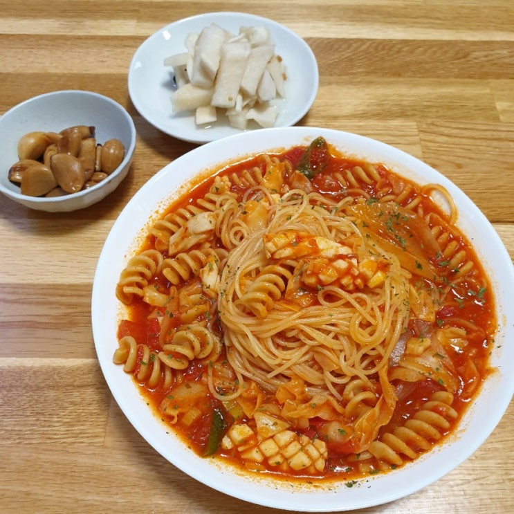  뜨끈뜨끈 칼칼한 해장용 빼쉐 파스타 만들기 (데체코 아라비아따 소스)
