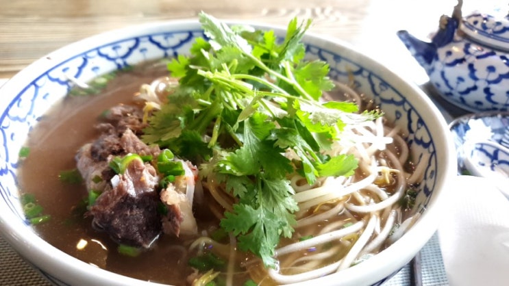 쌀국수 찐 맛집 :  광교 까페거리 태국 음식 전문점  반탄