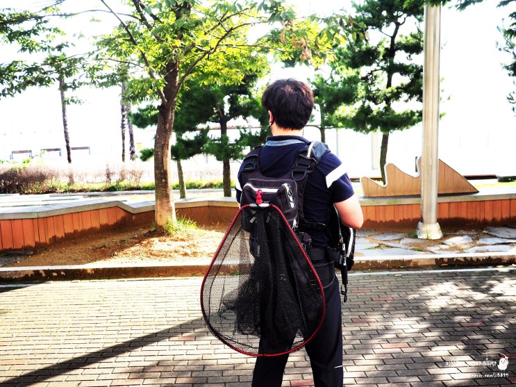  태클박스 사용없이. 뜰채 조인트로 낚시가방과 휴대성 좋은 워킹용 루어뜰채 활용법.