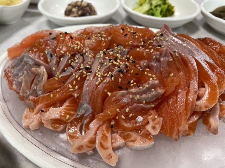 제천 청풍호 맛집 청풍황금송어 후기 / 2인분 시켰는데 4인분 주는 곳 / 내돈내산 추천합니다