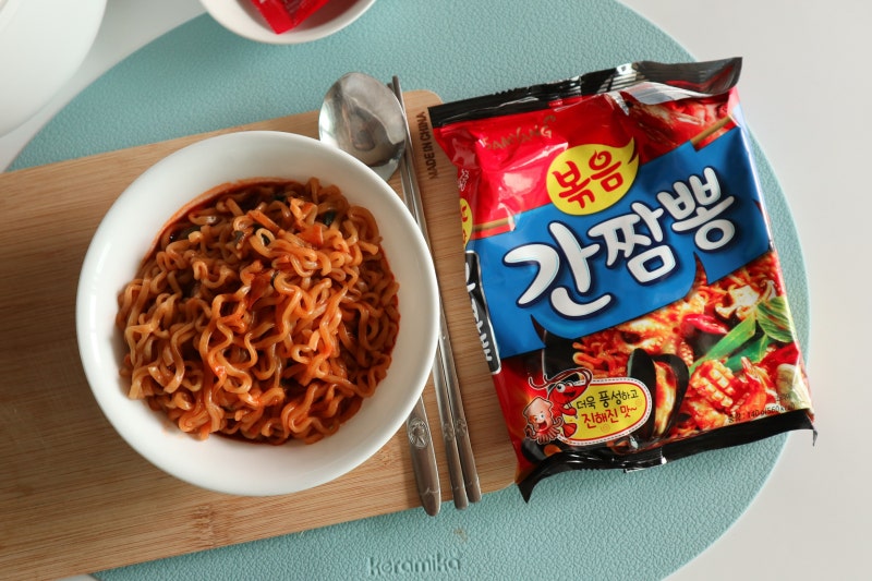 삼양 볶음간짬뽕 봉지라면, 살짝 볶아서 마무리
