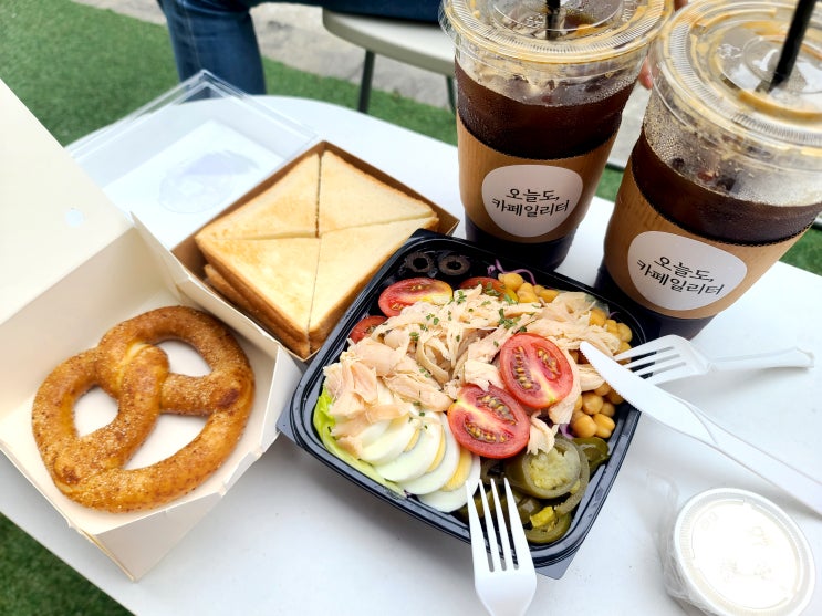  강남 분위기 좋은 카페<오늘도, 카페일리터 강남점> 알고보니 배달전문!