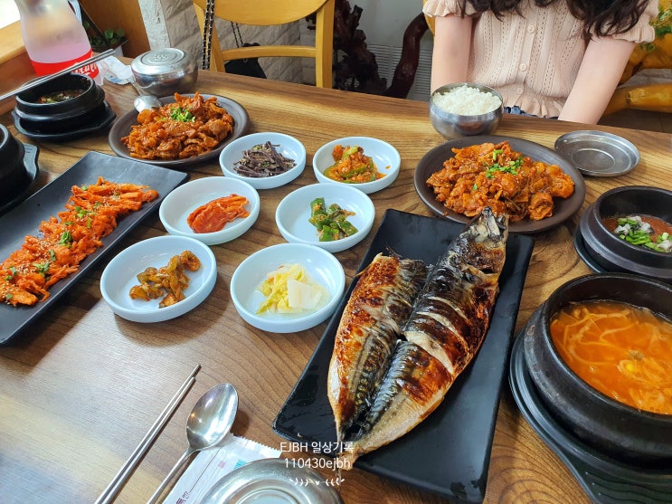  파주 마장호수 출렁다리 맛집 우렁쌈밥 푸짐했던 마장호수가든
