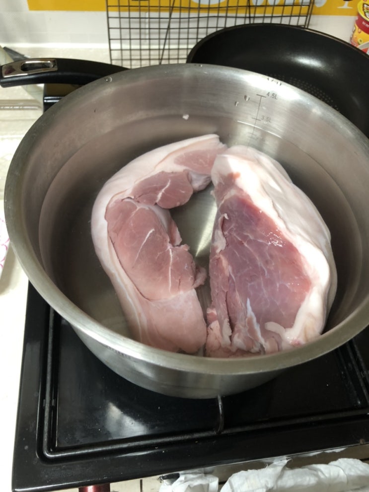  집에서 맛있는 돼지고기 수육 만들기