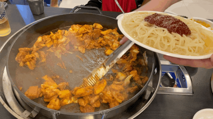  비오는 날에 대흥동 맛집 '춘천집 닭갈비'에서 맥주,, 크으 ( ๑˃̶ ꇴ ˂̶)⁺