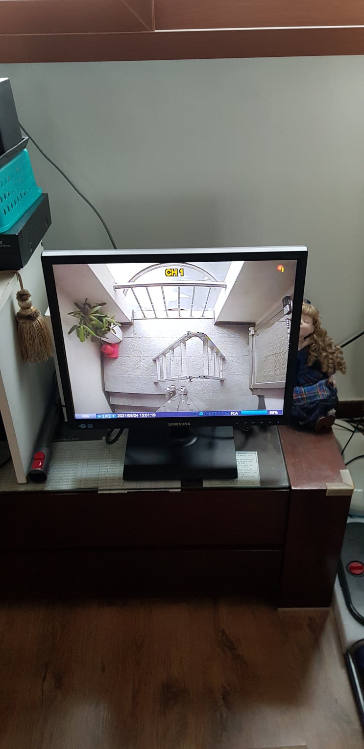  출입문 CCTV 교체