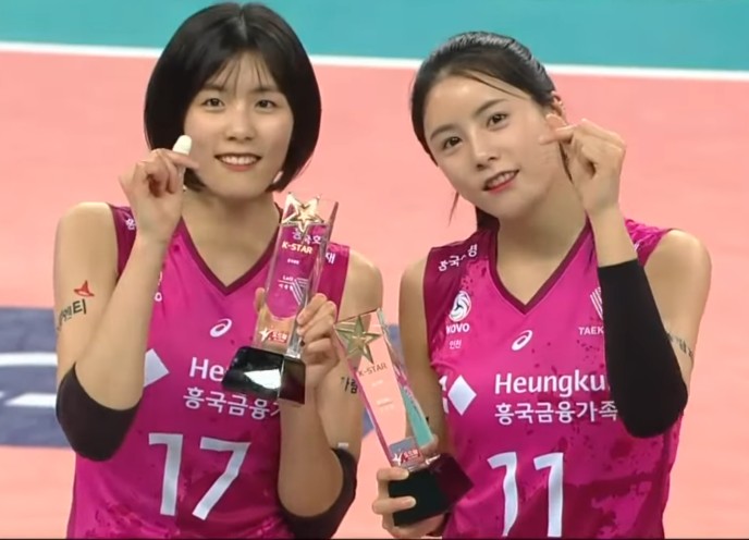  여자배구) 그리스 '테살로니키 PAOK' 단장이 밝힌 이재영 이다영 쌍둥이 자매의 연봉은??