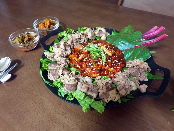  매콤 달콤한 오징어볶음 (고추장 양념 + 우삼겹) 만들기 / 반찬이 필요 없는 메인 요리