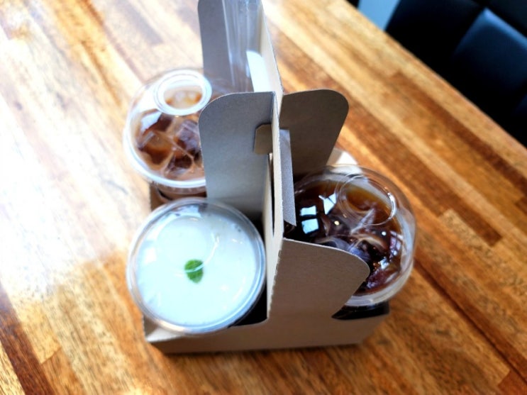 청주 금천동 예쁜카페 십삼월 (대복부동산 2층)