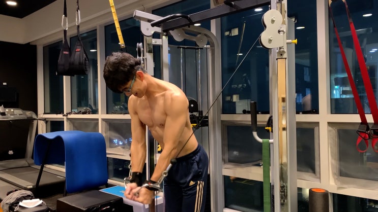  가슴 안쪽 근육 운동에 케이블 머신이 좋은 이유