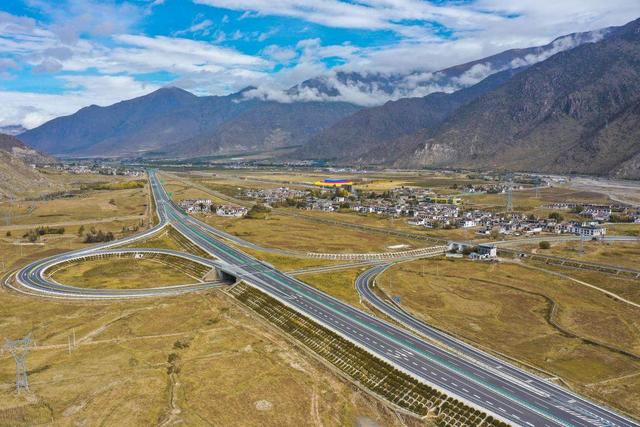 中, '세계 최고 높이' 해발4500m  티베트 고속도로 개통