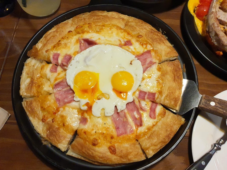 홍대 맛집, 마녀주방 홍대점 이색 식당/ 가성비 갑! 넌 뭔가 달라달라 ye/ 내 돈 내산 솔직 후기