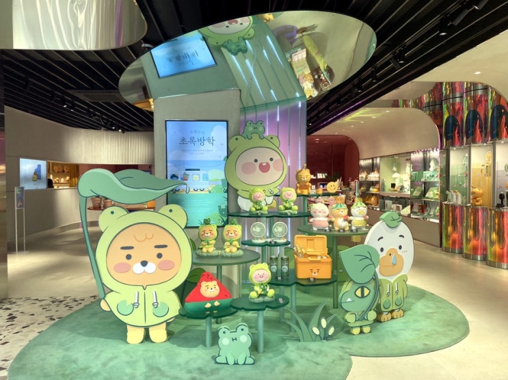  우산 아무거나 쓰세요? 카카오 프렌즈  상큼한 캐릭터 우산 보고 가세요!