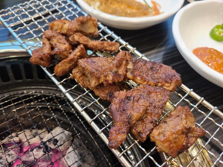  성성동이화갈비 놀이방 있어요!