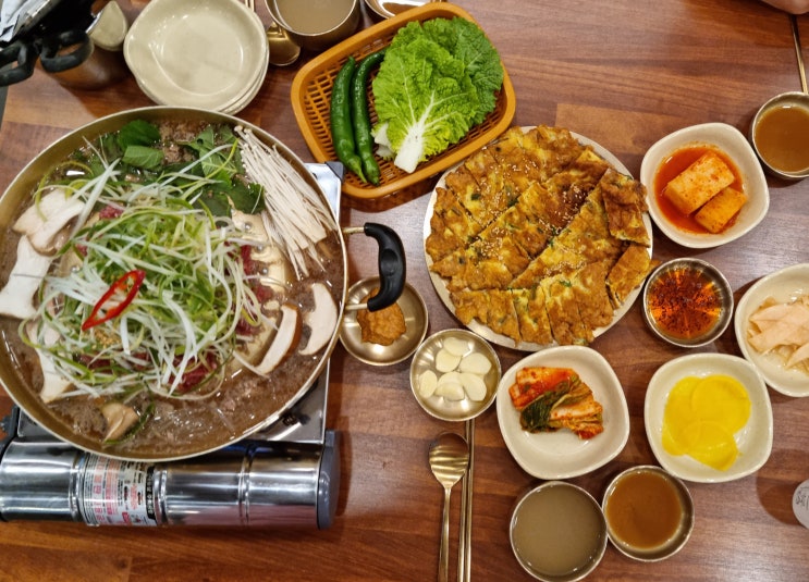  경주맛집 황리단길 교동면옥 대릉원점 가성비 좋아요.