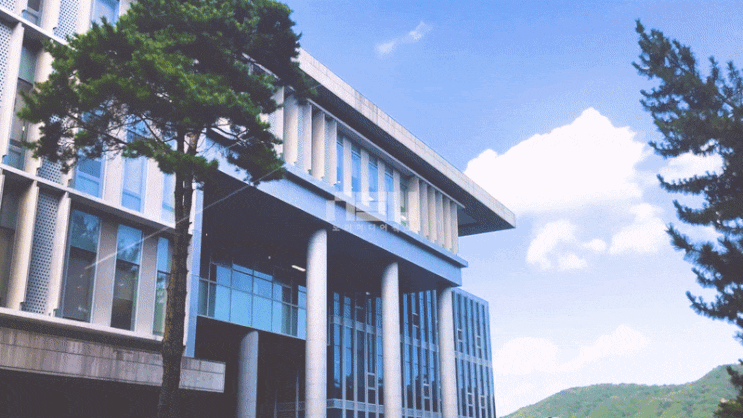 부산 대학교 미팅 대기 중에 운동장과 도서관에서 드론 및 타임랩스 촬영해 봤어요 부산 대학교 미팅 대기 중에 운동장과 도서관에서 드론 및 타임랩스 촬영해 봤어요