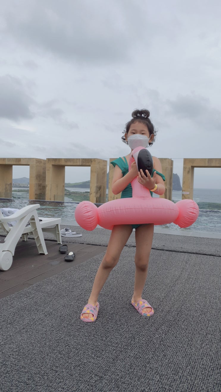  제주 수영장 골든튤립 제주성산호텔에서 막바지 여름휴가 보내기
