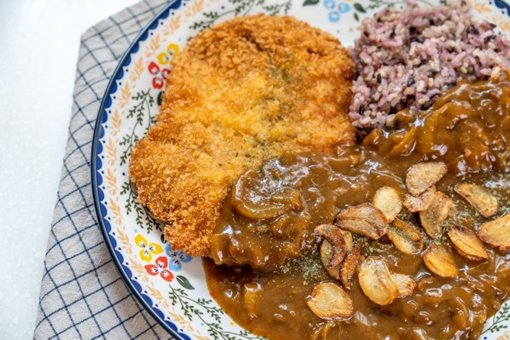  일본식 카레 맛있게 만드는 법 (양파 카라멜라이징 돈까스 소스)