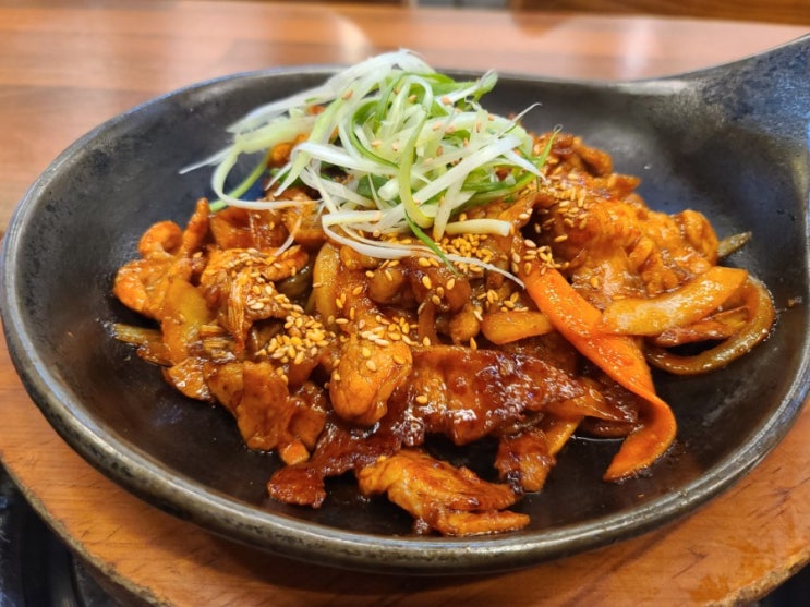  김치찌개와 닭도리탕 _ 9번 식당 _ 백반 _ 가정식