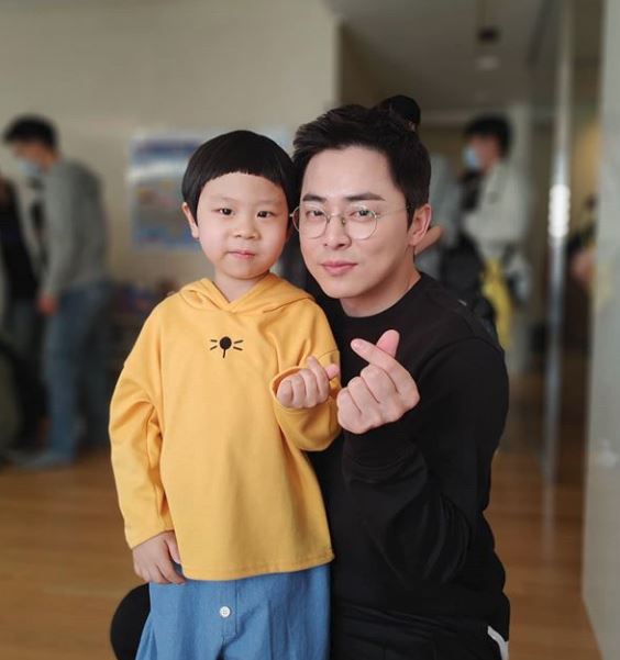 슬의생 우주가 촬영장에 적응해가는 과정 슬의생 우주가 촬영장에 적응해가는 과정