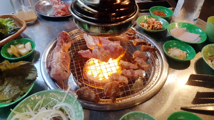 제주도 현지인들에게 더 유명한 제주흑돼지 맛집, 고기덕후를 소개합니다. 제주도 현지인들에게 더 유명한 제주흑돼지 맛집, 고기덕후를 소개합니다.