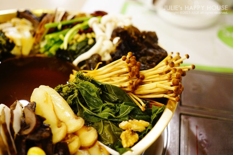  힐링 음식으로 강력추천! 죽기전에 먹어봐야할 약초쟁반 w.대보명가(수유점)