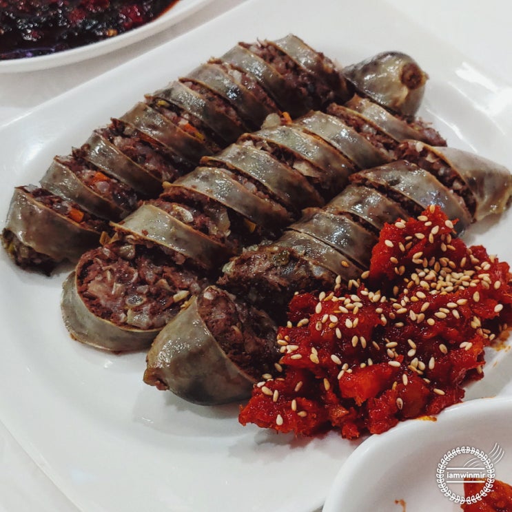 속초 청호동 아바이마을, 아바이순대와 오징어순대 속초 청호동 아바이마을, 아바이순대와 오징어순대