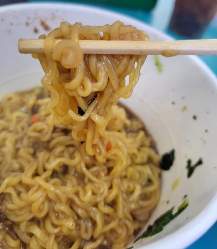 편의점에서 맛보는 뚝불의 맛 - 렌지땡 뚝불면 - 편의점 신제품 내돈내산 솔직리뷰 편의점에서 맛보는 뚝불의 맛 - 렌지땡 뚝불면 - 편의점 신제품 내돈내산 솔직리뷰