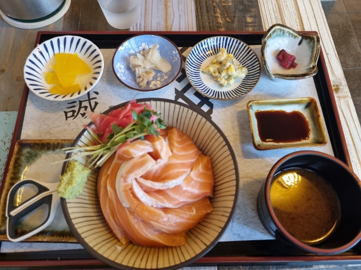  [홍대생 맛집 추천] 사케동 개존맛 맛집 '마코토' 추천합니다