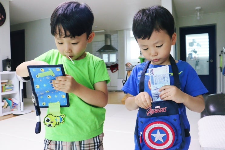  우리아이 경제교육 경제습관 익히기 마트에서 직접 결제하고 익히는 중 신비아파트지갑