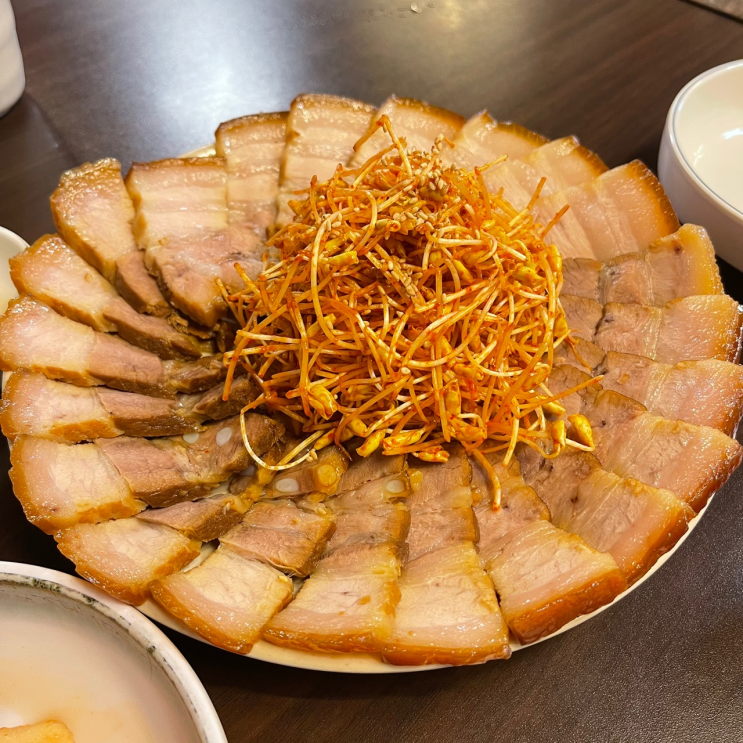 이천 / 장호원 ; 쫀득한 편육 & 메밀막국수가 맛있는 천서리손가네메밀막국수