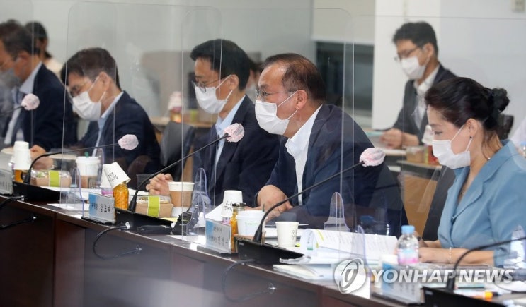 내년 건강보험료율 1.89% 인상…직장인 월평균 2천475원 더 낸다(종합) 내년 건강보험료율 1.89% 인상…직장인 월평균 2천475원 더 낸다(종합)