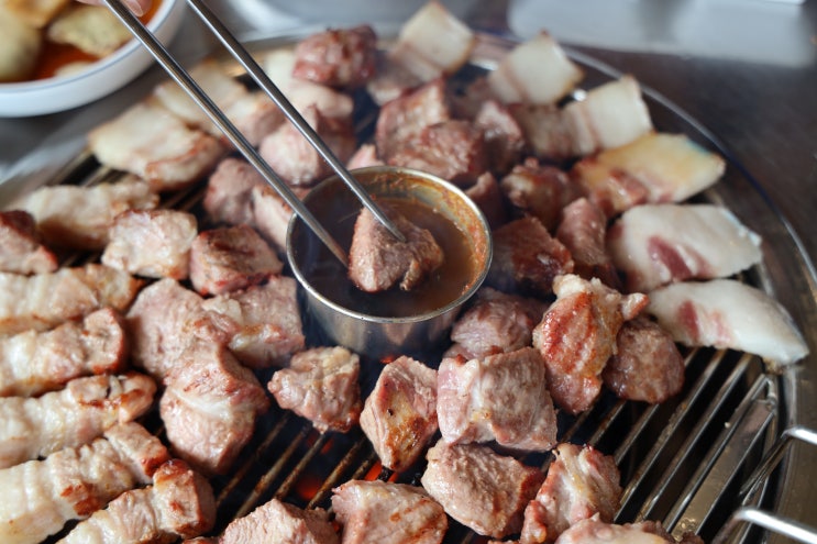  제주중문흑돼지맛집 "돈이랑" 화산 암반수 먹고 자란 명품 흑돼지
