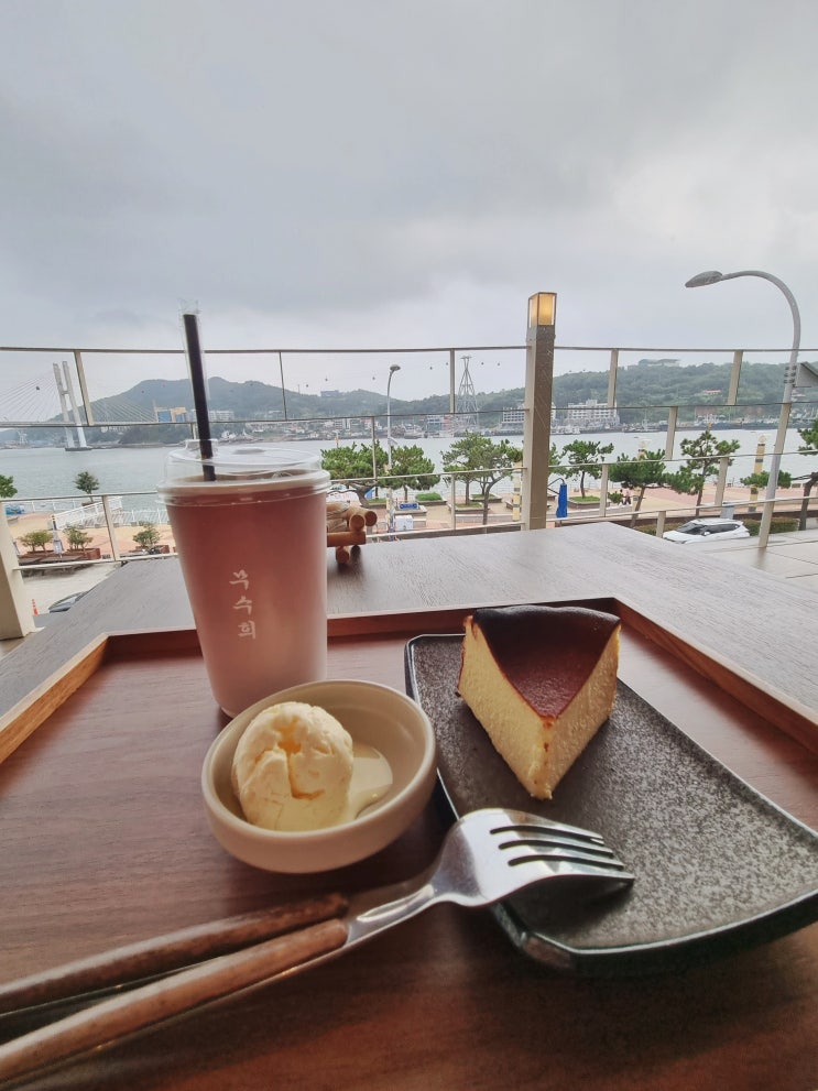  여수 무수희 다이닝 펍 탁 트인 바다가 예뻤던 오션뷰 카페