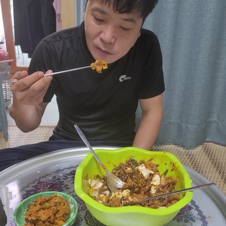  냉장고 털기 딱 좋은 비빔밥 꿀맛이네