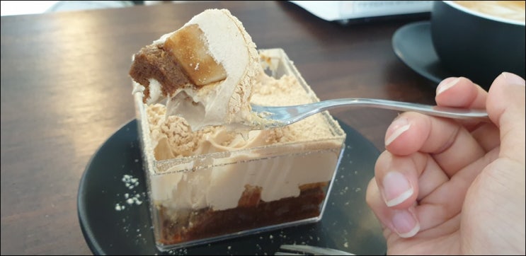  신동 카페거리, 프로마쥬 블랑 추천 티라미수 맛집