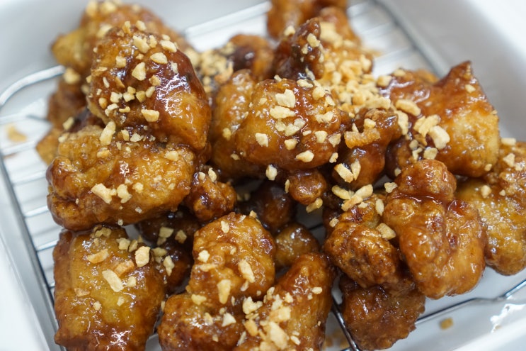 집에서 즐기는 고메치킨 신제품 두가지 다 맛있네