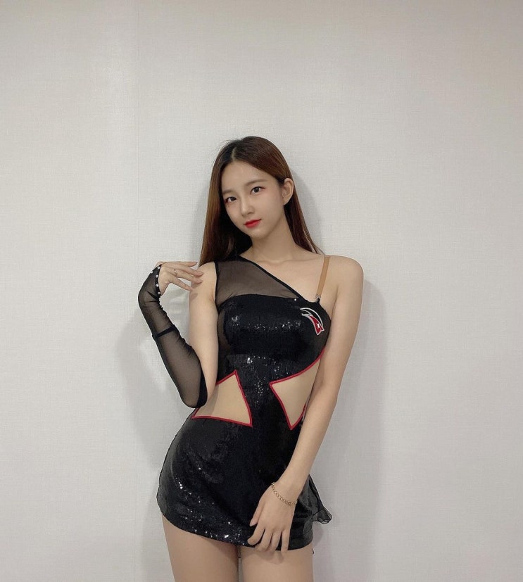  키170cm 늘씬늘씬한 92년생 KT 치어리더 김진아