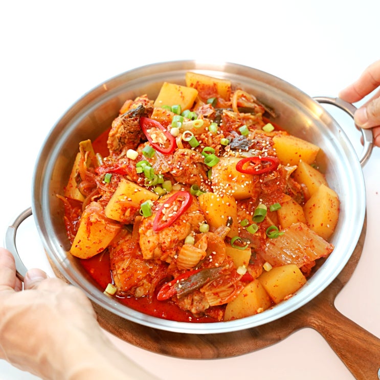  닭볶음탕 레시피 맛깔나는 묵은지 닭도리탕 만드는법