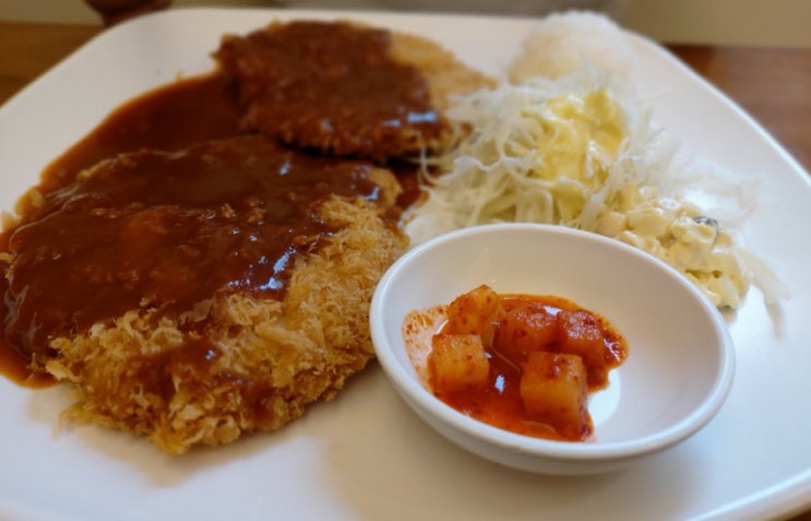 용산 / 돈까스잔치 동빙고점 옛날 왕돈까스 잔치국수 단팥빵 맛집