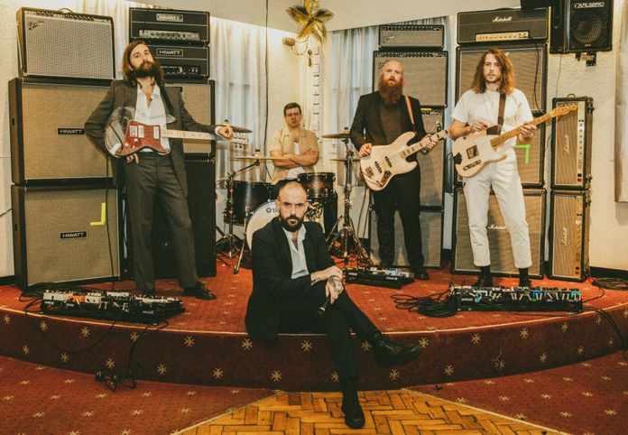  IDLES, Metallica 새로운 커버 비디오 'The God That Failed' 영상