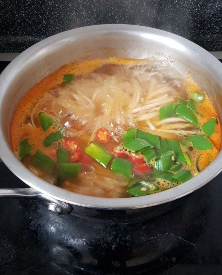  칼국수 즐기기