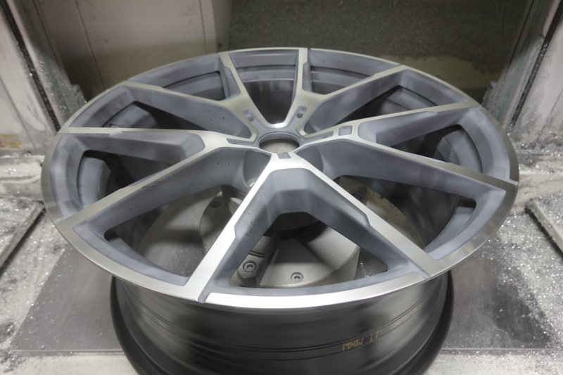 남양주 불암산로 / 휠복원/도색 / BMW / 8시리즈