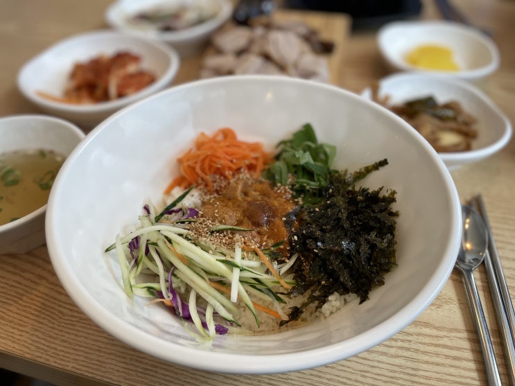  제주여행: 월정리 <배롱개>에서 돔베고기랑 성게알비빔밥~