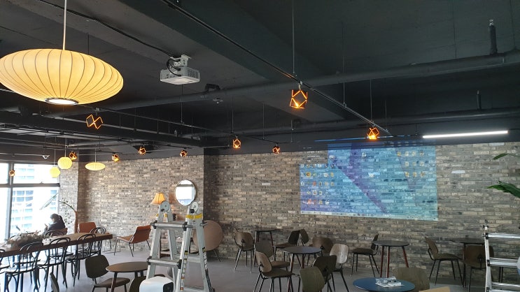  업소용빔프로젝터 천장설치 구로구 카페 인테리어하기
