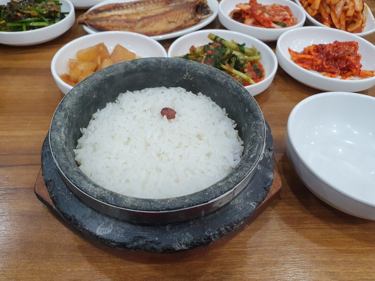  [전농동/청량리 기사식당] 돝솔밥이 넘쳐나는 동네 중심가에 있는 송정돌솥밥